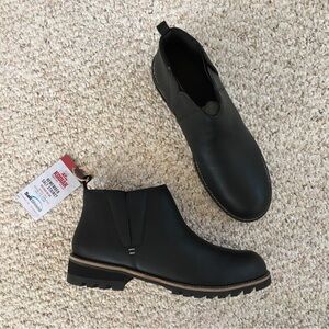 NWT Kodiak Peyto Leather Boots